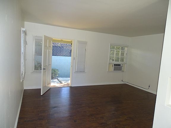 2nd image of 13318 Woodbridge St