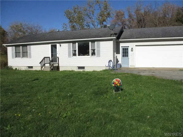 4488 Waters Rd, East Aurora, NY 14052