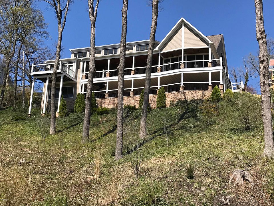 2nd image of 180 Higman Park Hl