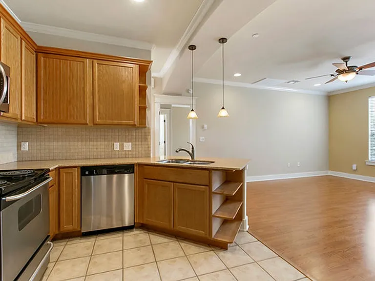 508 Elmwood Pl #C — Photo 8