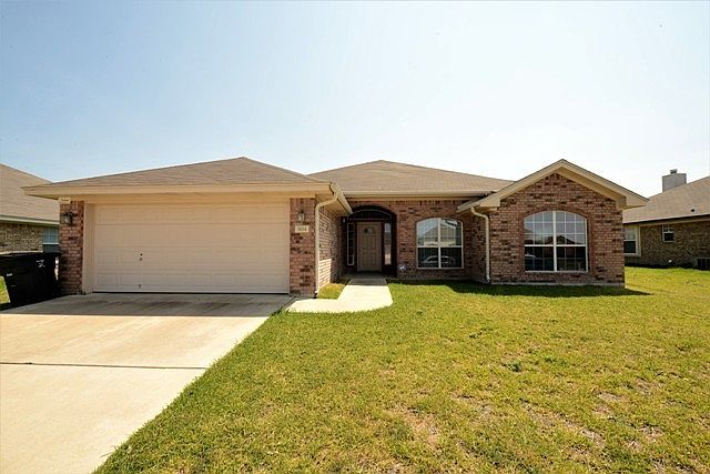 1st image of 3104 Wisteria Ln