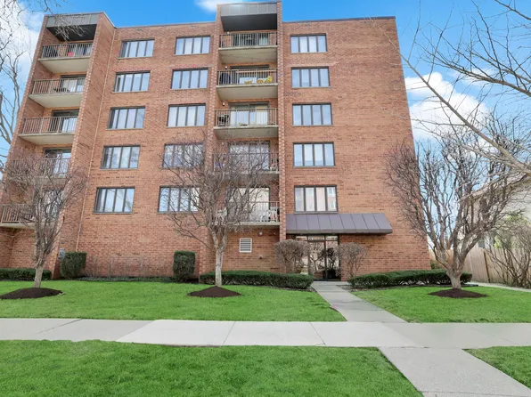 1389 Perry St APT 203, Des Plaines, IL 60016