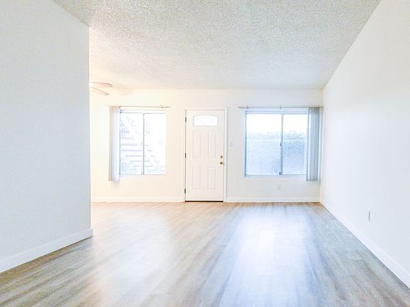2nd image of 1751 Cabrillo Ave APT B