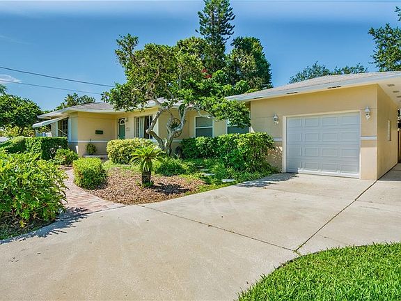 2nd image of 1954 Bayou Grande Blvd NE