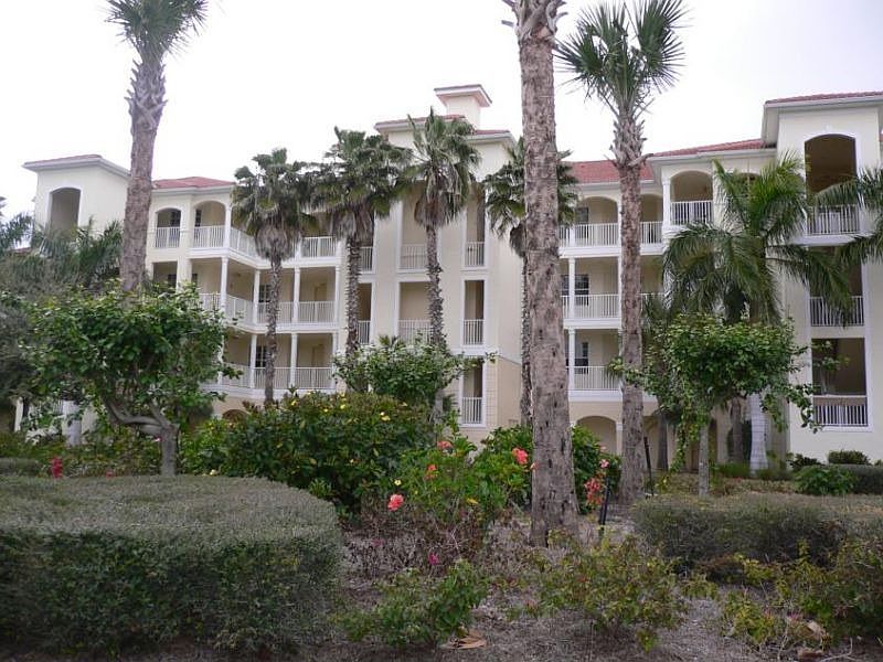 1st image of 4883 Hampshire Ct APT 205