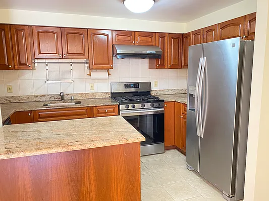 Rented by Winzone Realty Inc | media 6