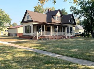 103 N Wilhelm Ave, Ellinwood, KS 67526