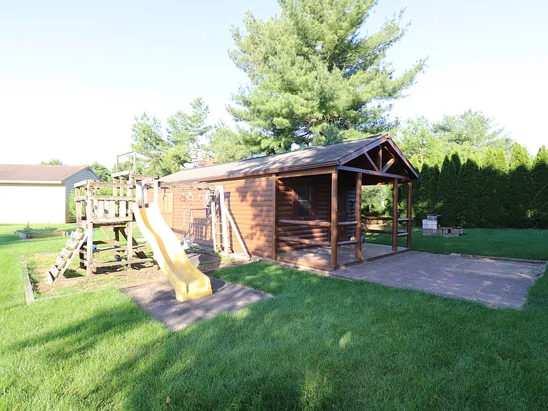 2130 W Main St — Photo 37