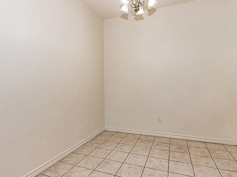 1609 Walnut St — Photo 7