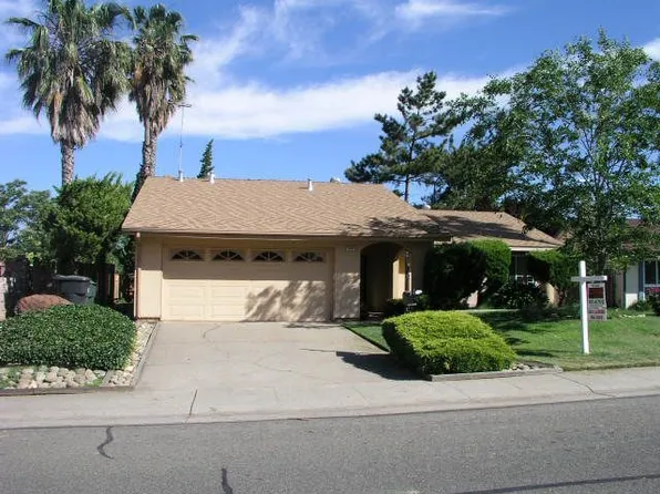 9555 Mira Del Rio Dr, Sacramento, CA 95827