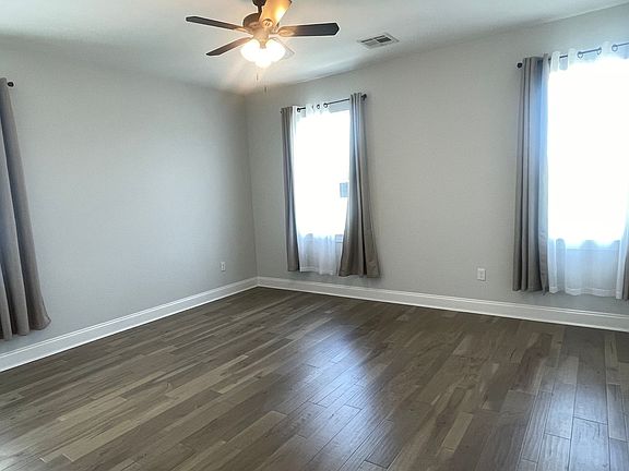 4th image of 850 Sallier St #4
