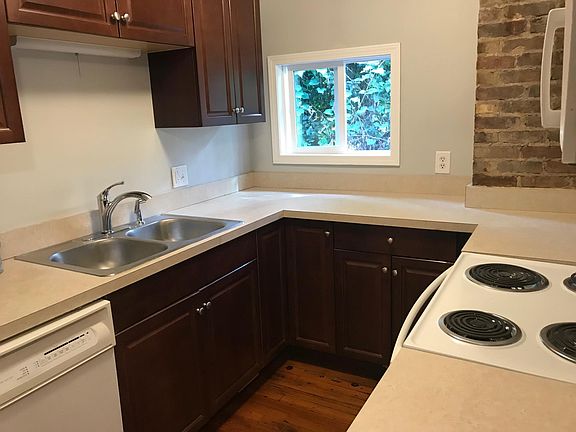 4th image of 446 1/2 Linwood Ave