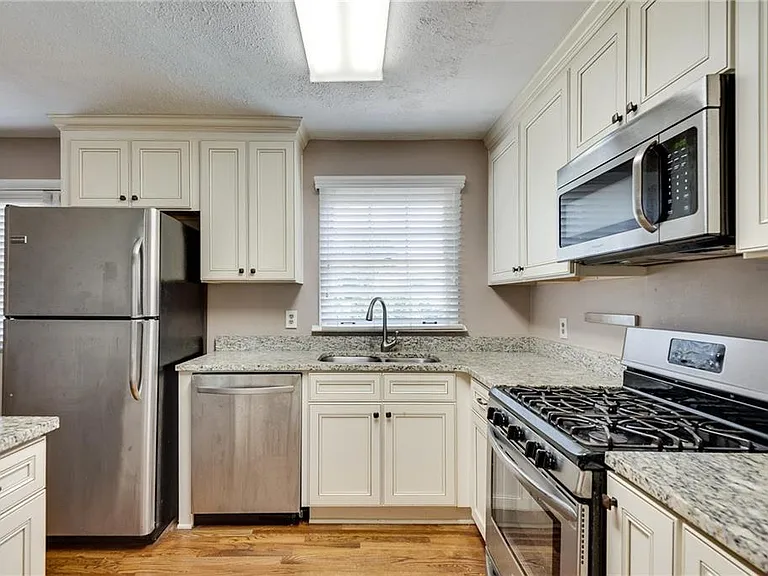 1424 Hosea L Williams Dr NE — Photo 16