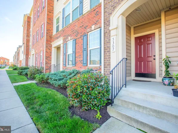 5307 S Center Dr #304D, Greenbelt, MD 20770