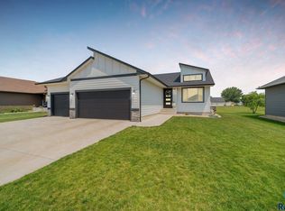 1410 N Poplar Ave, Tea, SD 57064