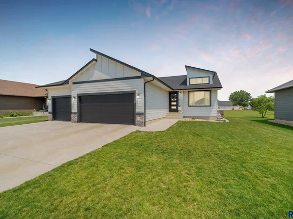 1410 N Poplar Ave, Tea, SD 57064