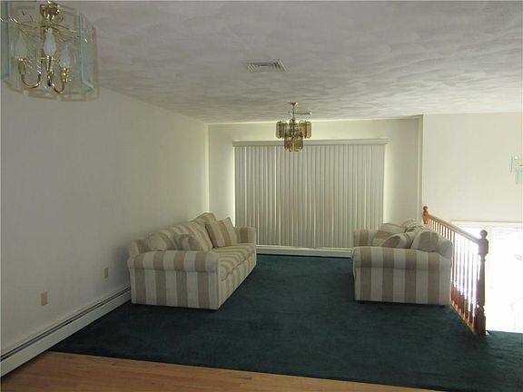 4th image of 16 Ann Dr