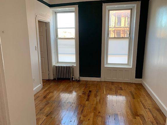 3rd image of 1098 Bedford Ave #1