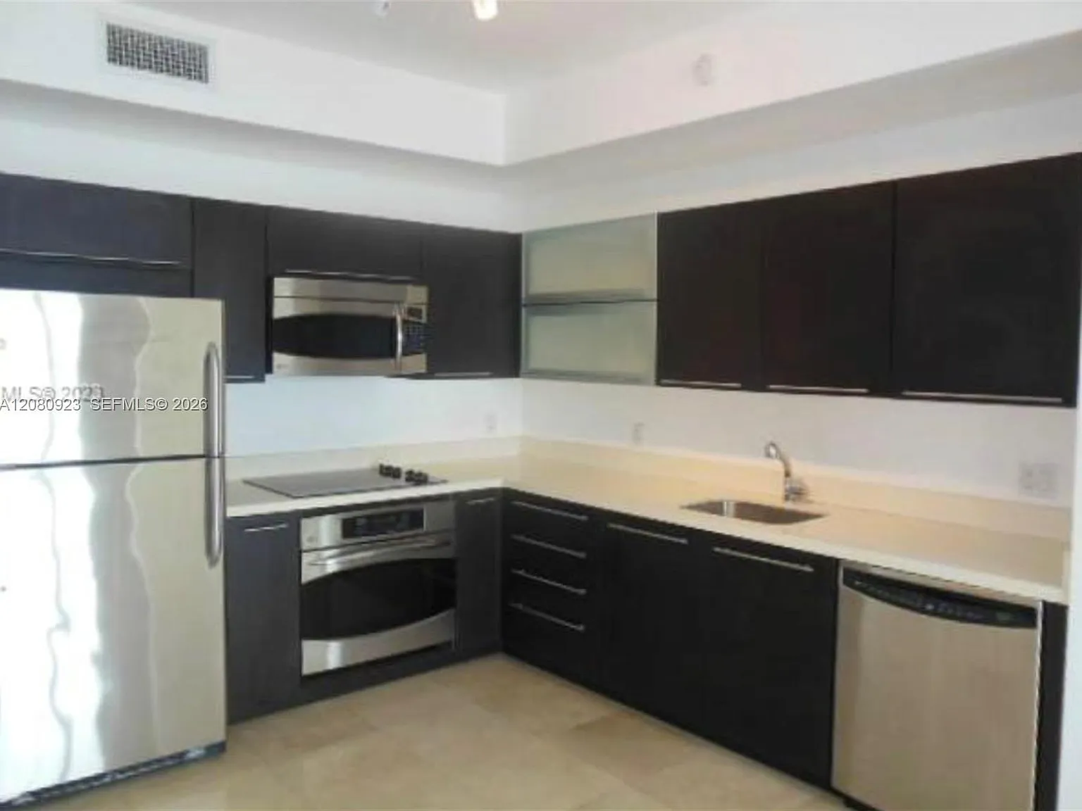 Ivy Condo — Photo 4