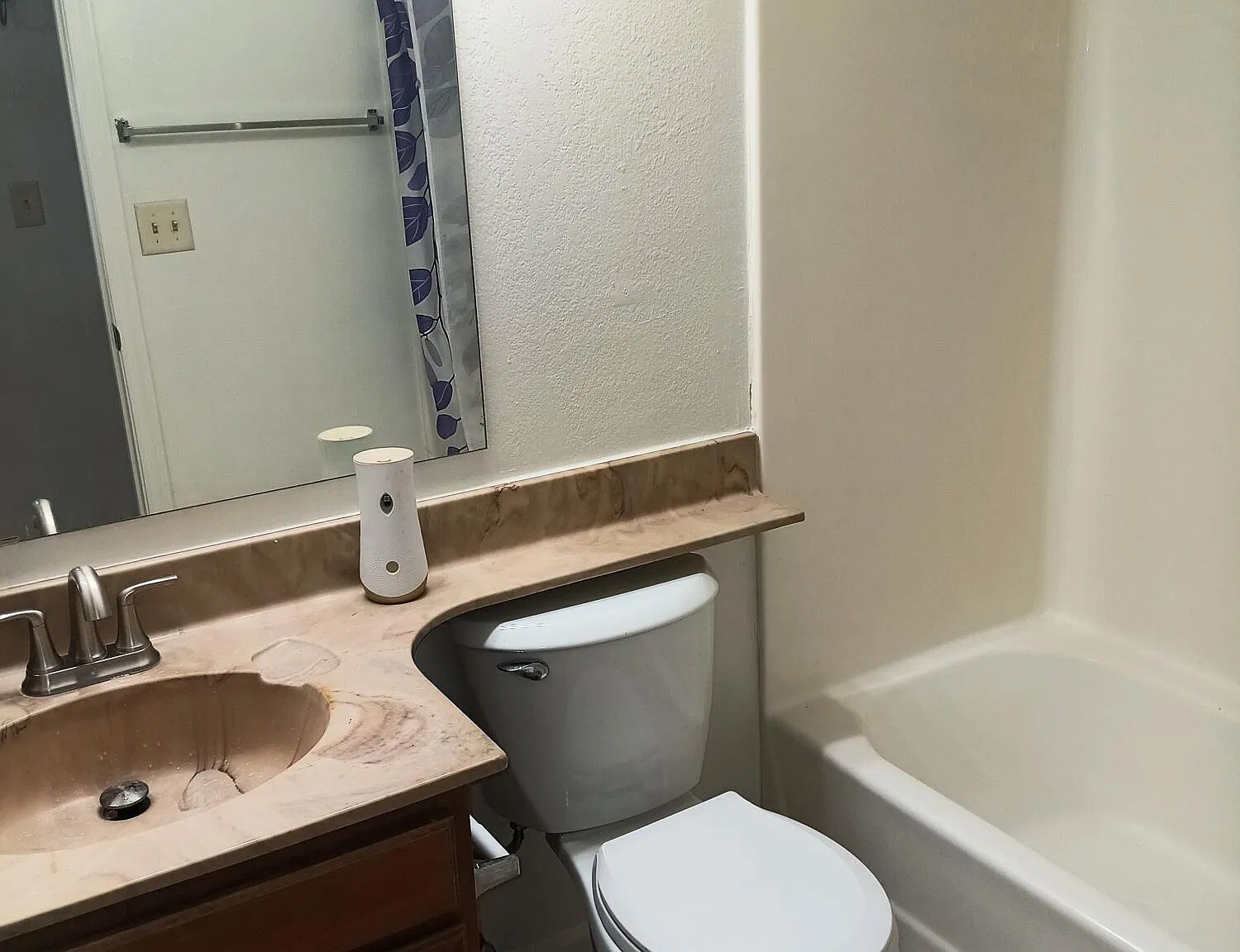 2 bed, 2.0 bath, 898 sqft, $1,325 — Photo 3