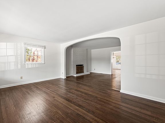 5th image of 823 Weston St