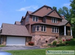 32 Bracken Hill Rd, Hamburg, NJ 07419