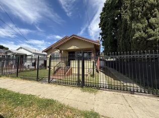 8912 Dowling St, Oakland, CA 94605