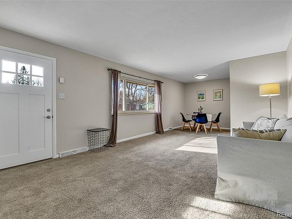 5th image of 398 S Queen Circle