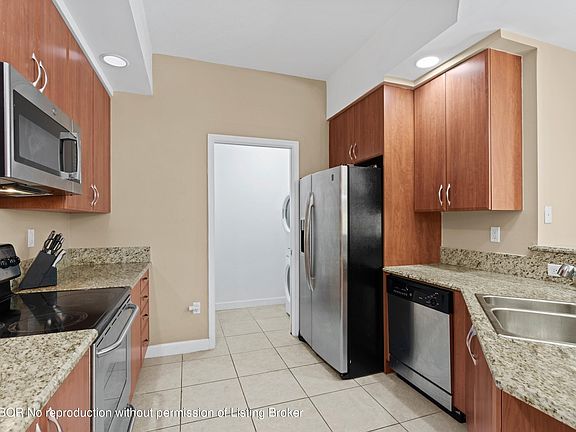 3rd image of 801 S Olive Ave Unit 1415