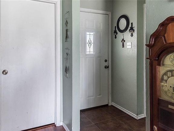 4th image of 444 Black Oak Ln