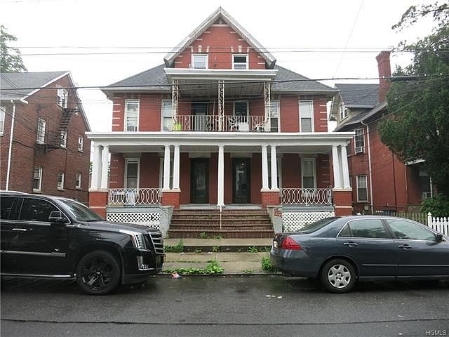 1st image of 105 N High St
