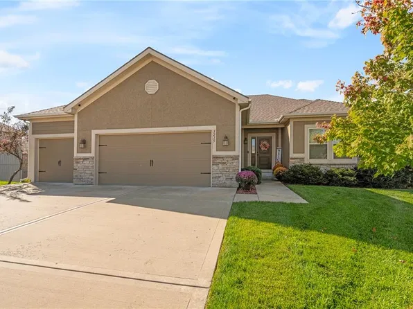 3215 NE 79th St, Kansas City, MO 64119