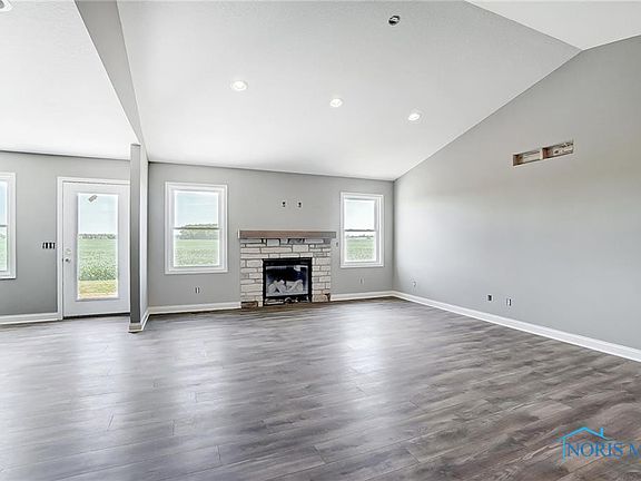 5th image of 9265 Hiegel Dr