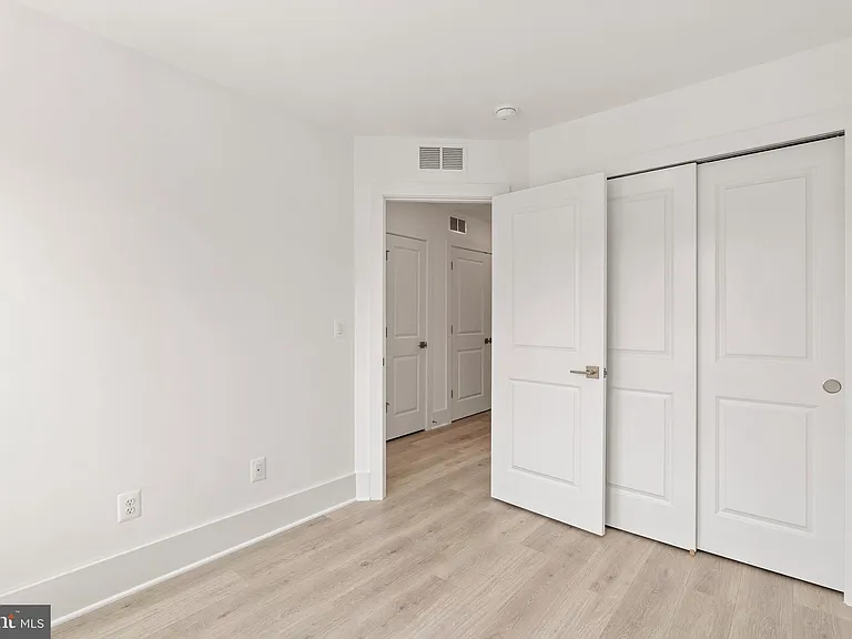 9207 Forkleaf Oak Dr — Photo 40
