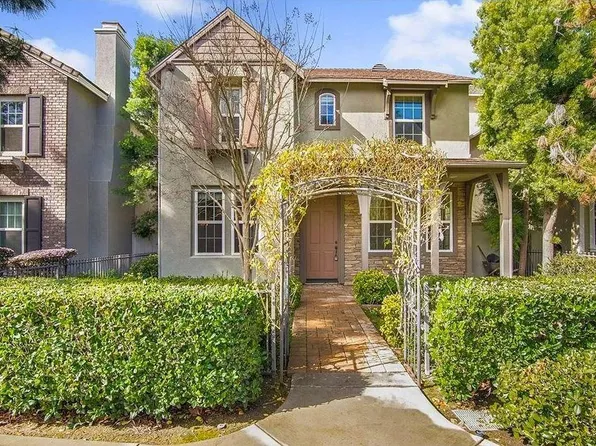 8 Steeton Ln, Mission Viejo, CA 92694