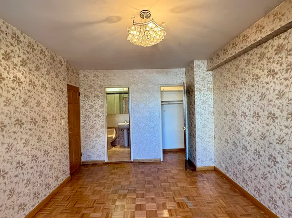 458 Neptune Avenue image 7 of 11