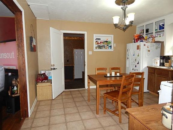 5th image of 2802 W Collin St