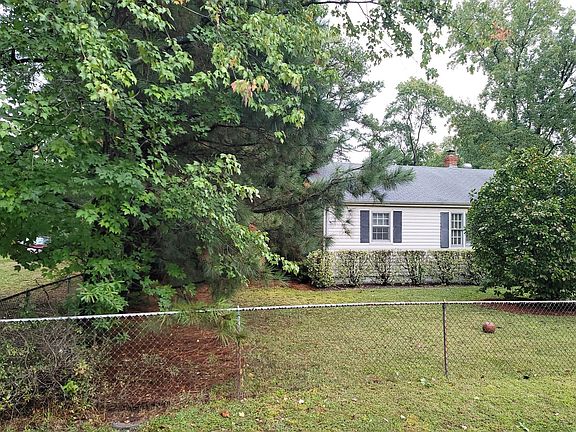 3rd image of 6712 Fitzhugh Ave
