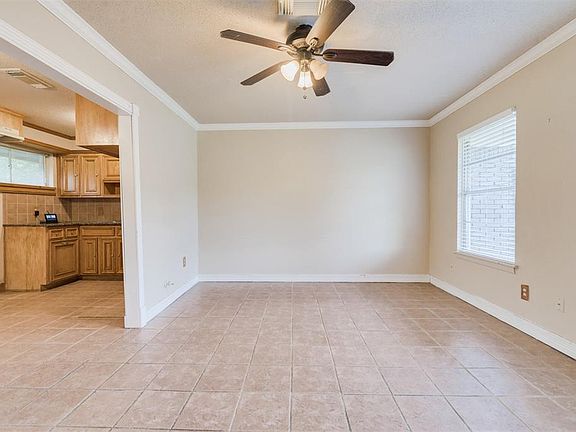 4th image of 912 Gary Ave