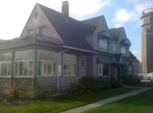 11 Bluff Rd, Hull, MA 02045