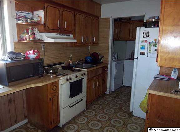 5th image of 221 Ardmore Ave