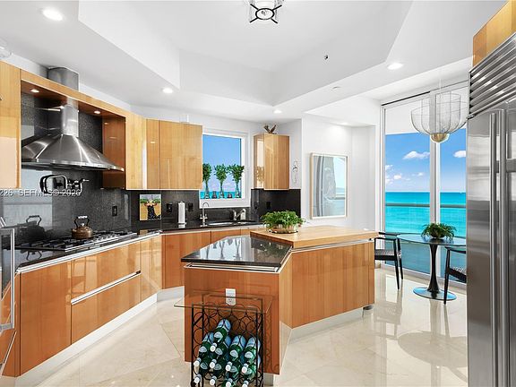 3rd image of 16047 Collins Ave #1001