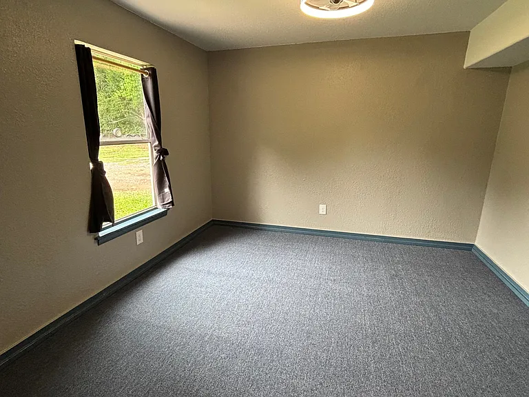 3215 Bert Kouns Industrial Loop #A — Photo 4