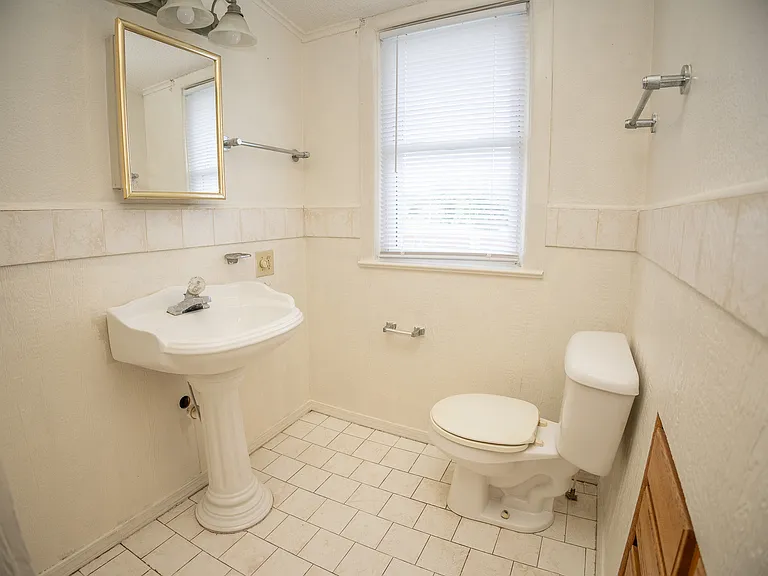 1112 E Miller St #B — Photo 16