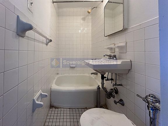 4th image of 936 W End Ave APT B14