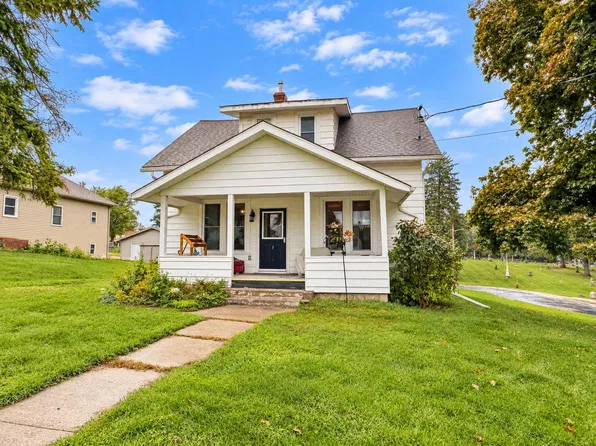 1940 18th St, Hazel Green, WI 53811