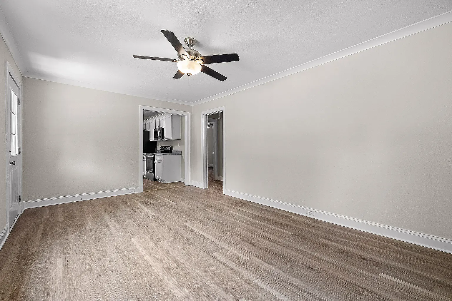 3 bed, 1800 sqft, $2,500 — Photo 3