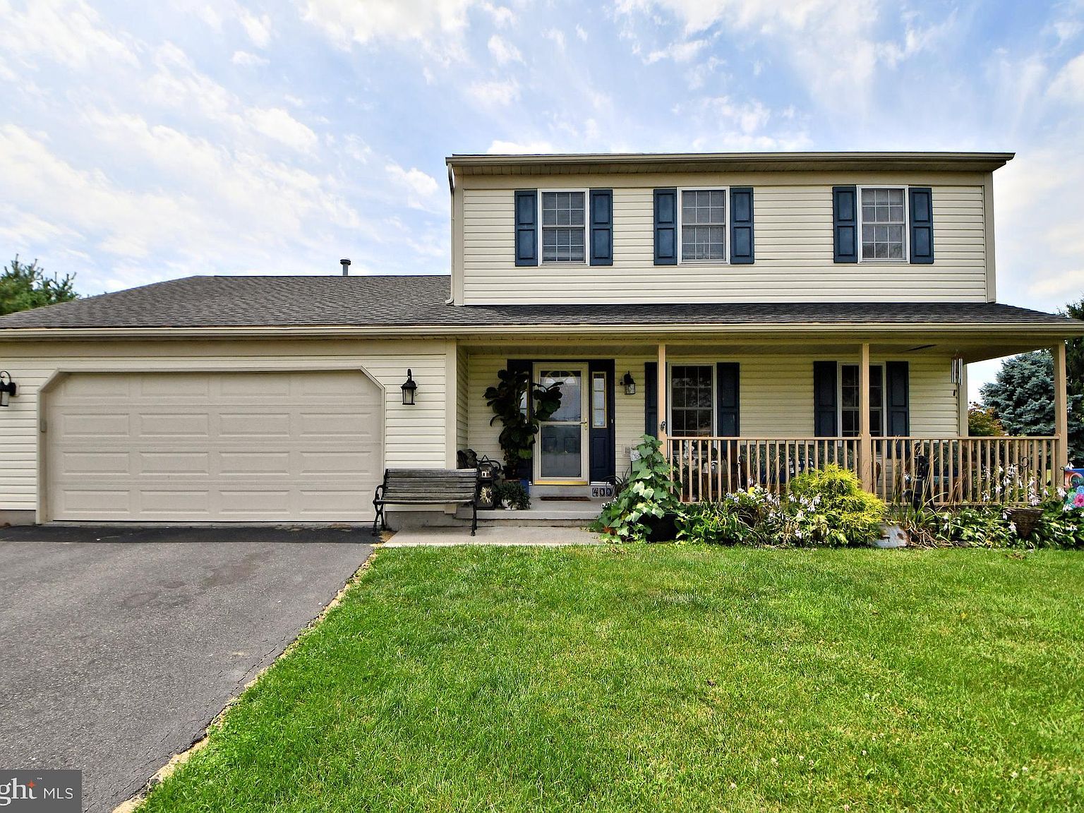 400 Meadowcrest Ln, Douglassville, PA 19518 Zillow