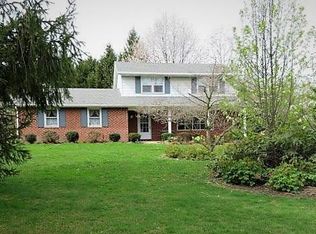 232 Oakwood Dr, Spring Grove, PA 17362