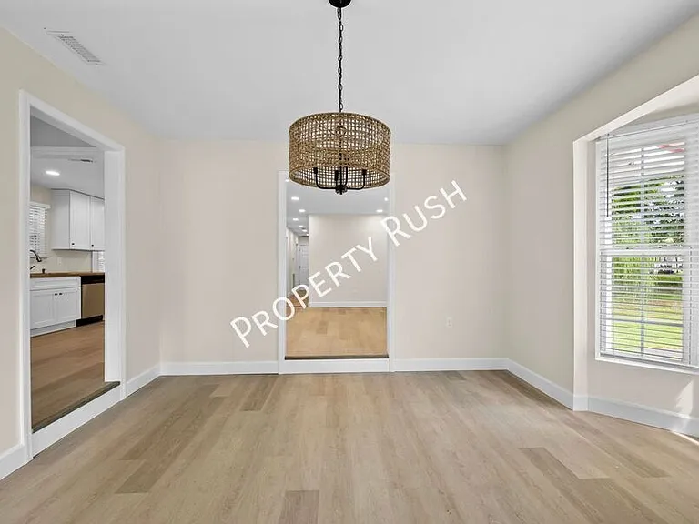 321 Whitmire Cir — Photo 8